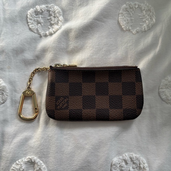 Louis Vuitton Key Pouch - Picture 2 of 13